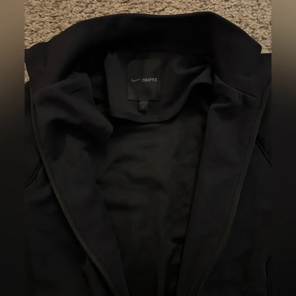 Nike SKIMS Matte Tricot Track Jack - Black Size Large NWOT - Picture 9 of 14